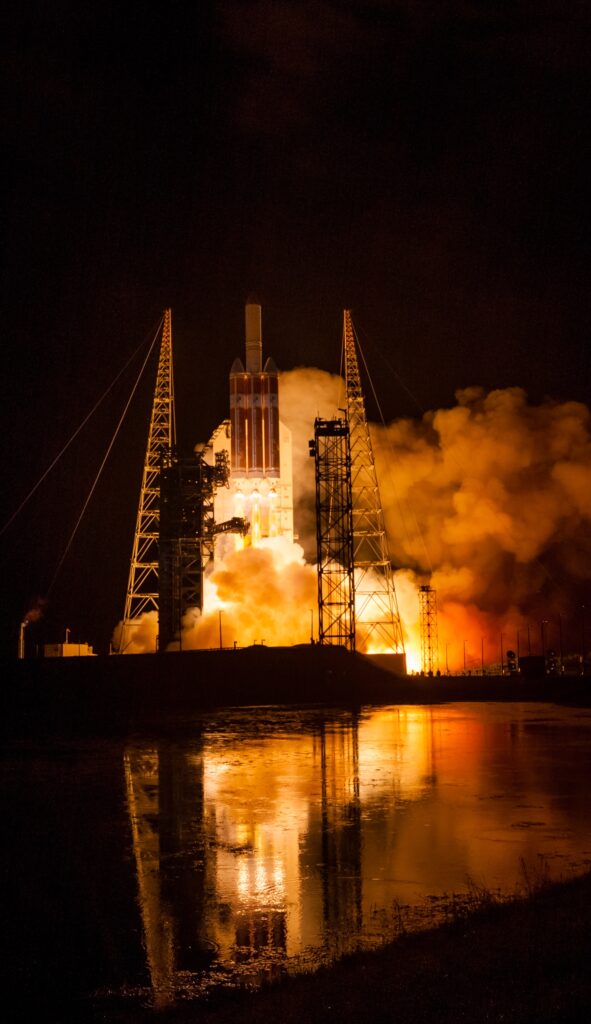 SpaceX Test Fires a Raptor Engine for Simulating Lunar Landing