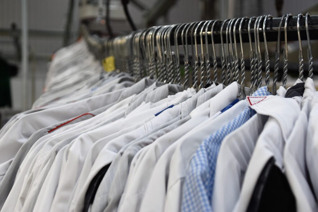 Do I Still Need to Wear a Suit to a Job Interview?