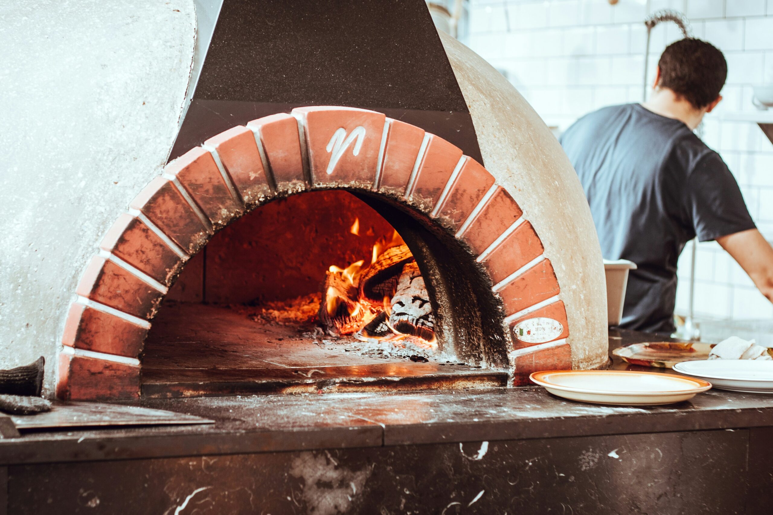 Team Members/Pizza Makers Needed!! Benefits!! Free College!! Paid Weekly!!